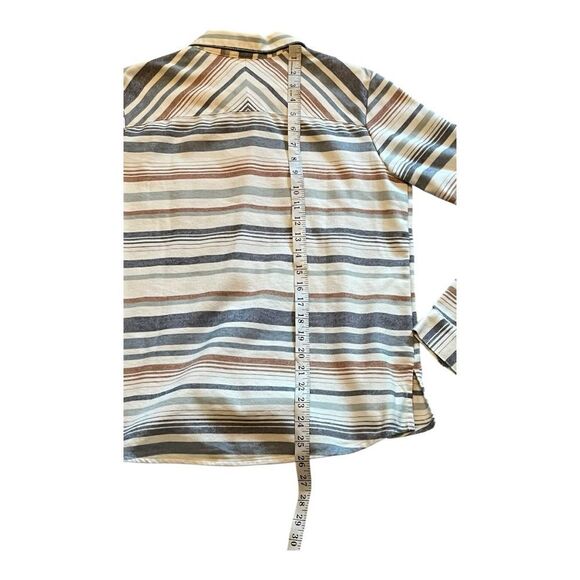 KUHL Womens Lightweight Flannel size Medium - Picture 7 of 10